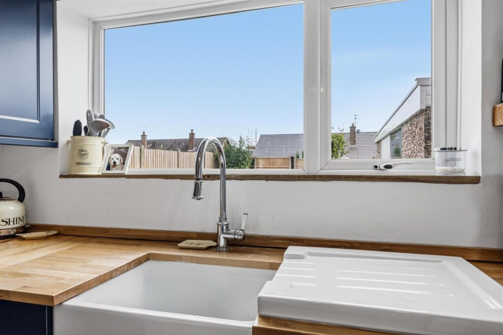 James Crescent, Werrington, Staffordshire, ST9 0DZ