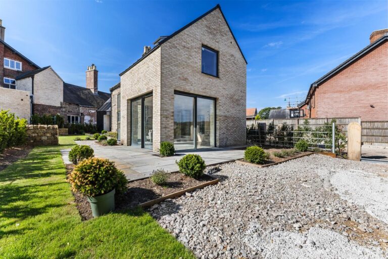 Haregate Road, Leek, Staffordshire, ST13 6PX