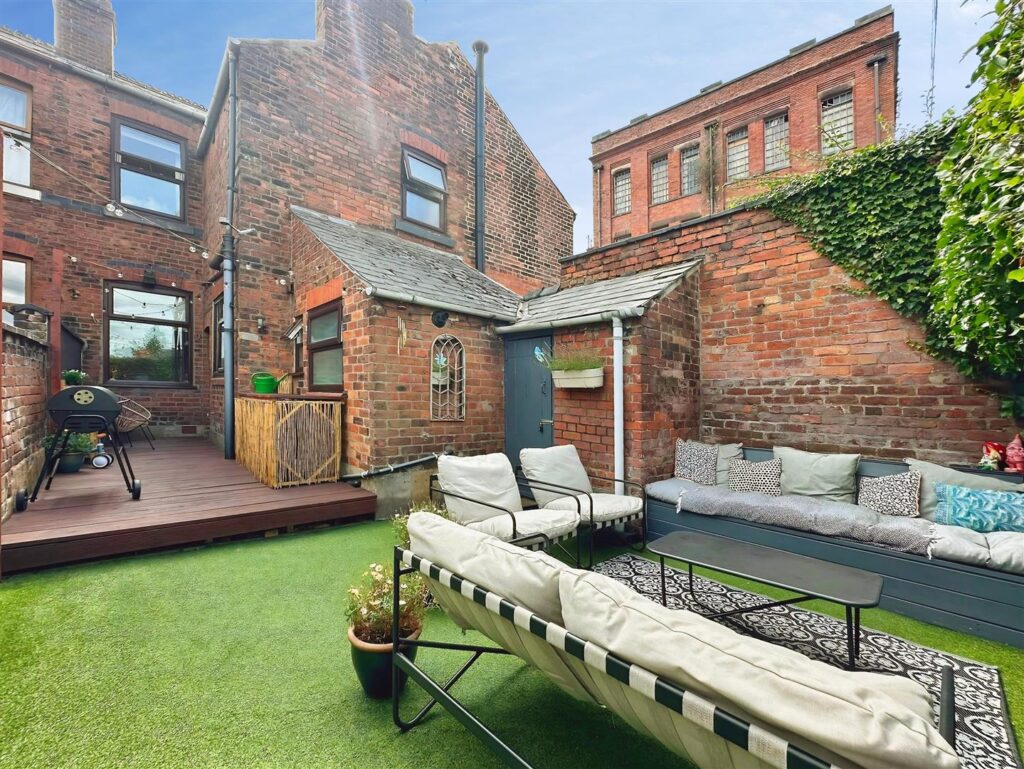 Ashbourne Road, Leek, Staffordshire, ST13 5AU