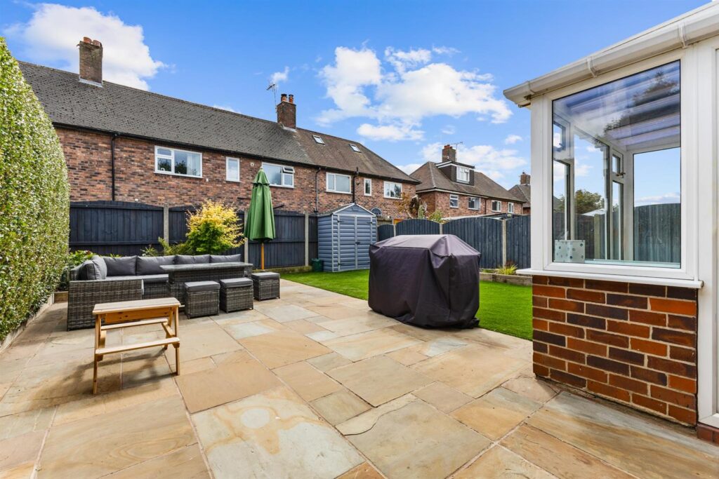 Hillswood Avenue, Leek, Staffordshire, ST13 8EQ