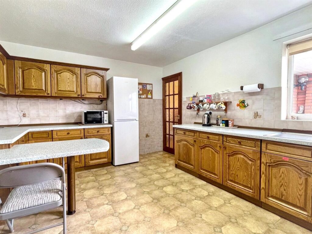 Westwood Park Drive, Leek, Staffordshire, ST13 8NG