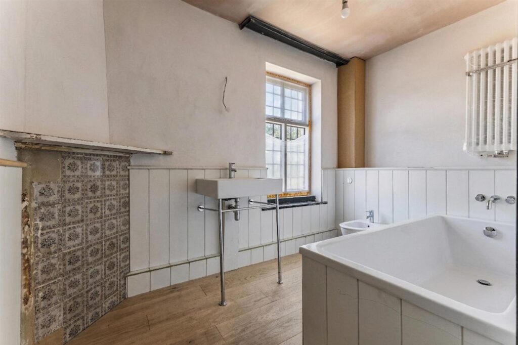 Haregate Road, Leek, Staffordshire, ST13 6PX