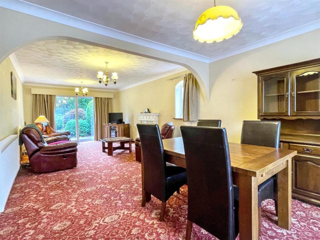 Westwood Park Drive, Leek, Staffordshire, ST13 8NG