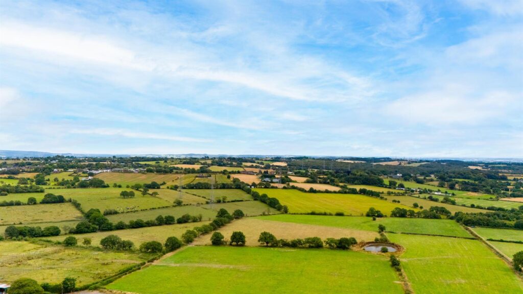 James Crescent, Werrington, Staffordshire, ST9 0DZ