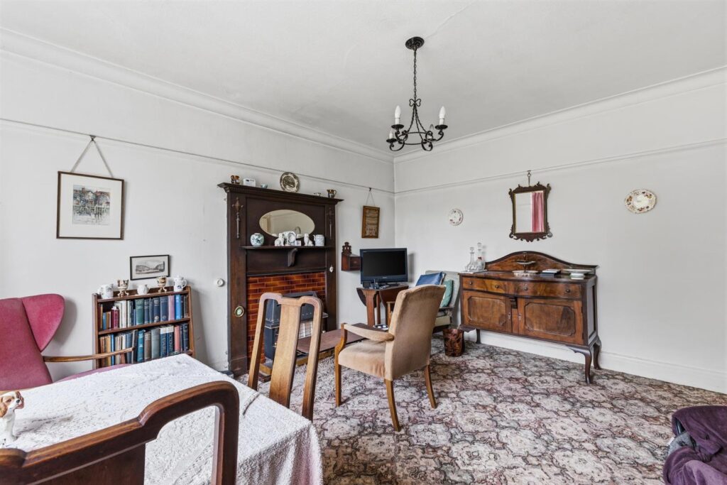 Macclesfield Road, Buxton, Derbyshire, SK17 9AH