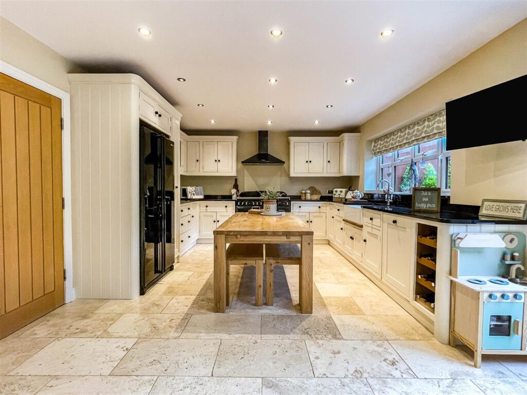 Bluebell House, Cheddleton Road, Leek, ST13 5QZ