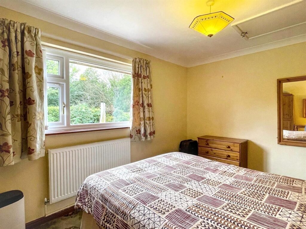 Westwood Park Drive, Leek, Staffordshire, ST13 8NG