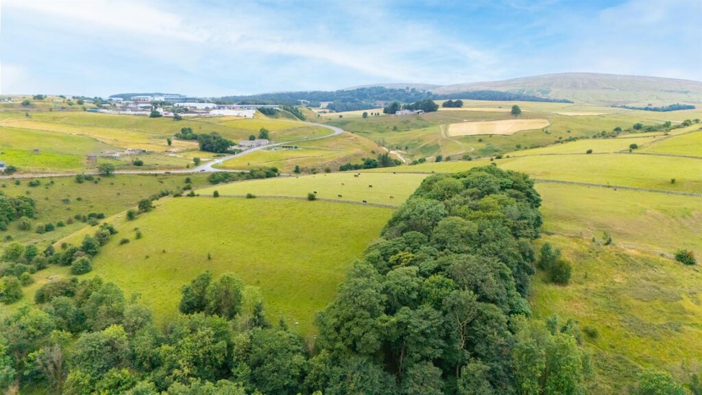 Lee Dale, Harpur Hill, Buxton, Derbyshire, SK17 9LQ.