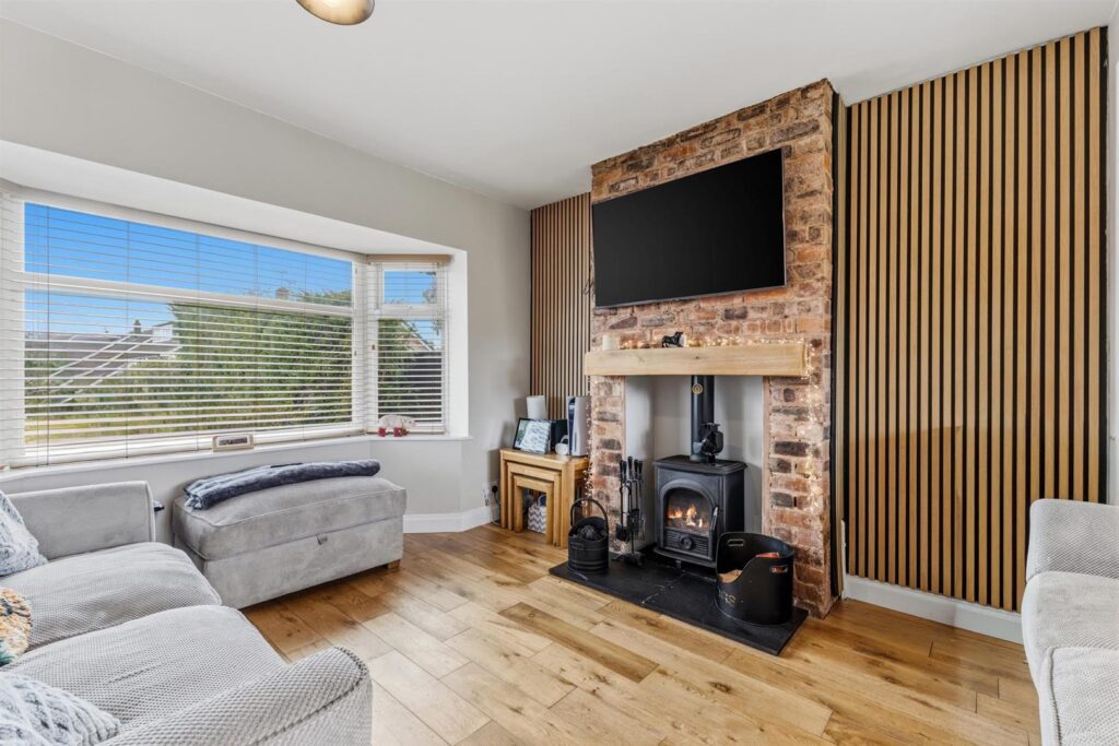 James Crescent, Werrington, Staffordshire, ST9 0DZ