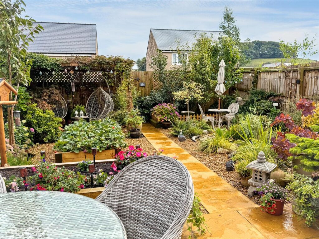 Hardwick Road, Harpur Hill, Buxton, Derbyshire, SK17 9XW