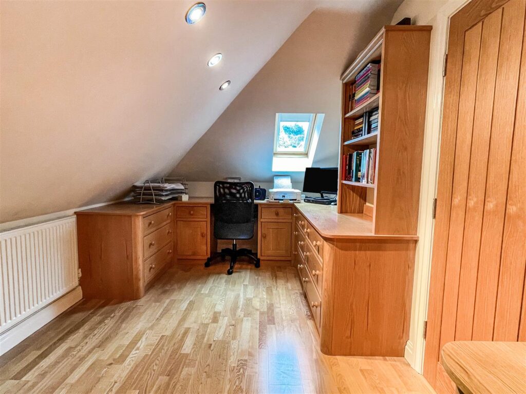 Bluebell House, Cheddleton Road, Leek, ST13 5QZ