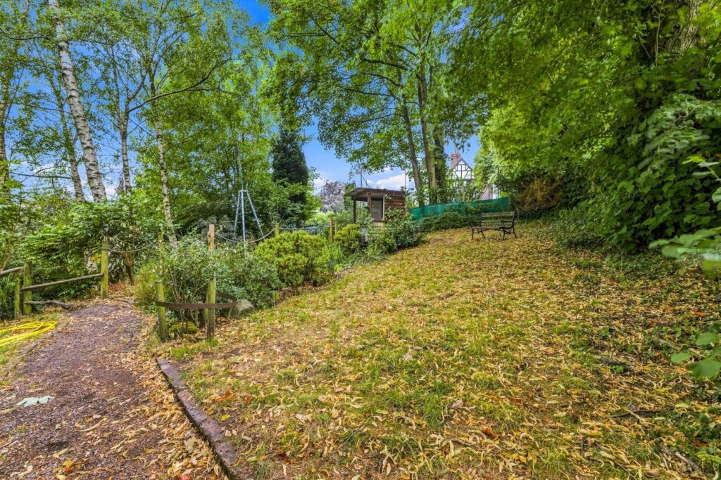 Cauldon Close, Leek, Staffordshire, ST13 5SH