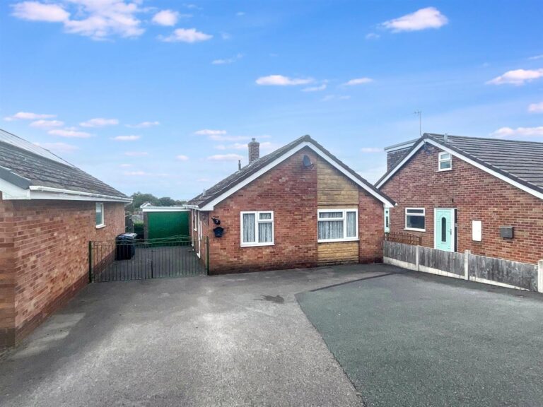 Dalehouse Road, Cheddleton, Staffordshire, ST13 7JL