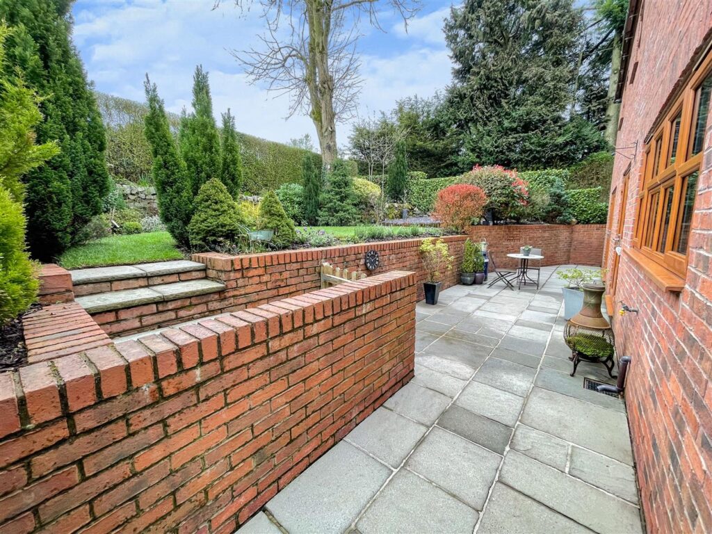 Bluebell House, Cheddleton Road, Leek, ST13 5QZ