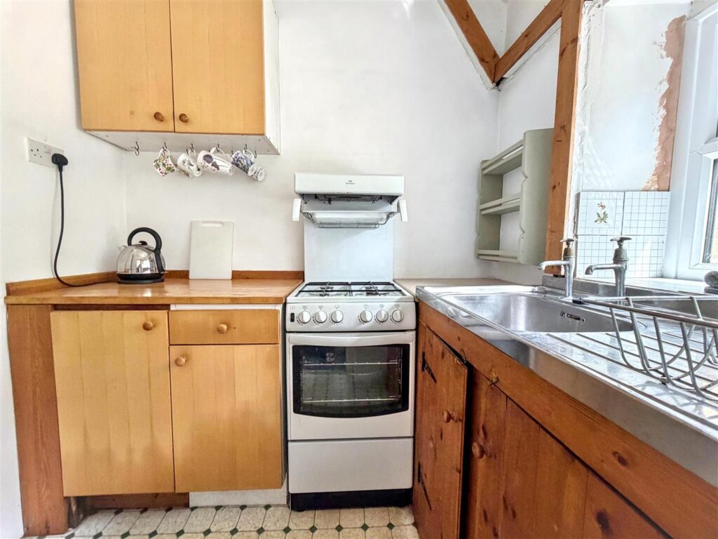 Windsor Road, Buxton, Derbyshire, SK17 7NS