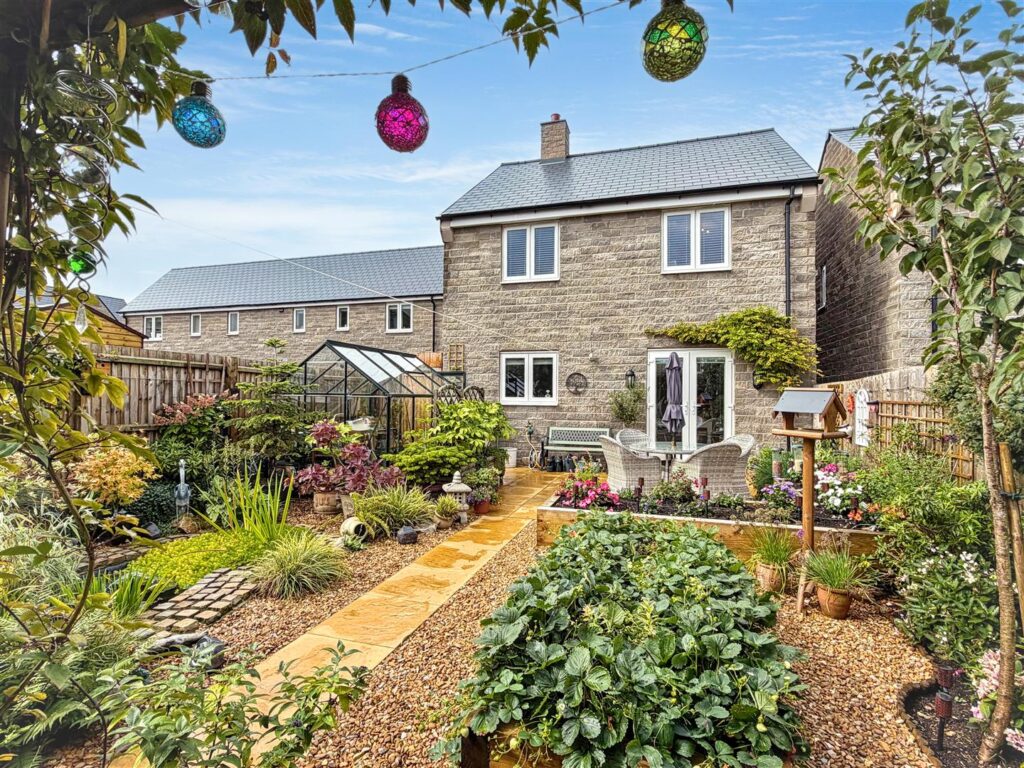 Hardwick Road, Harpur Hill, Buxton, Derbyshire, SK17 9XW