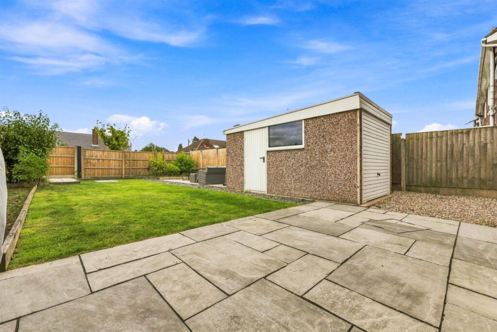 James Crescent, Werrington, Staffordshire, ST9 0DZ