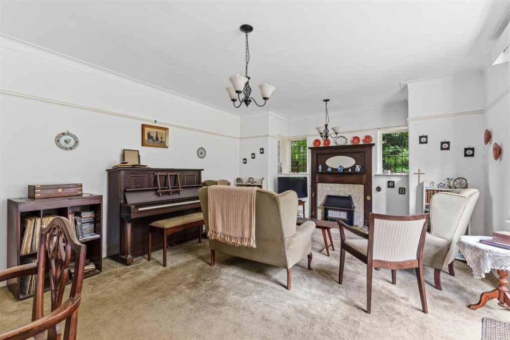Macclesfield Road, Buxton, Derbyshire, SK17 9AH