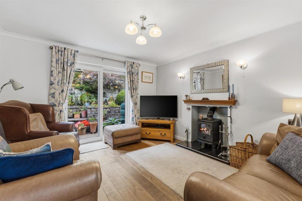 Cauldon Close, Leek, Staffordshire, ST13 5SH