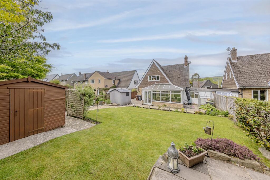 Errwood Avenue, Buxton, Derbyshire, SK17 9BD