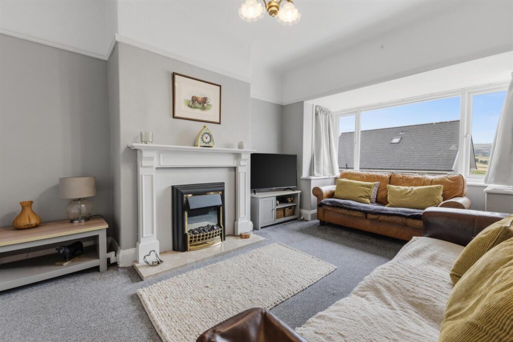 Leek Road, Buxton, Derbyshire, SK17 6UD