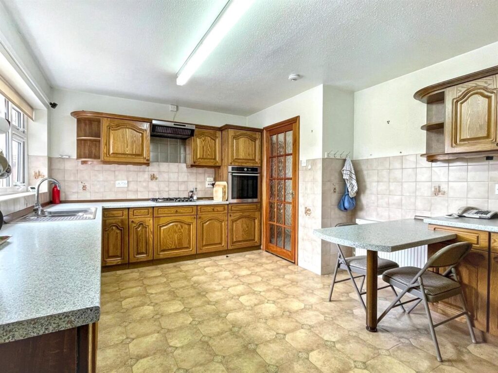 Westwood Park Drive, Leek, Staffordshire, ST13 8NG