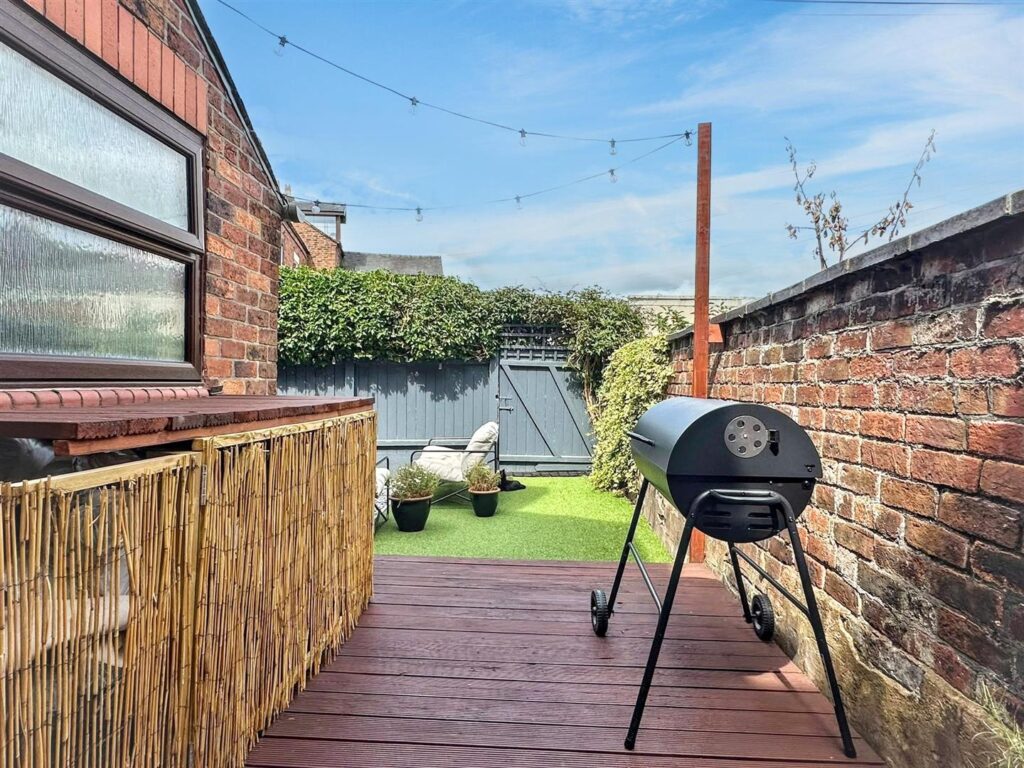 Ashbourne Road, Leek, Staffordshire, ST13 5AU