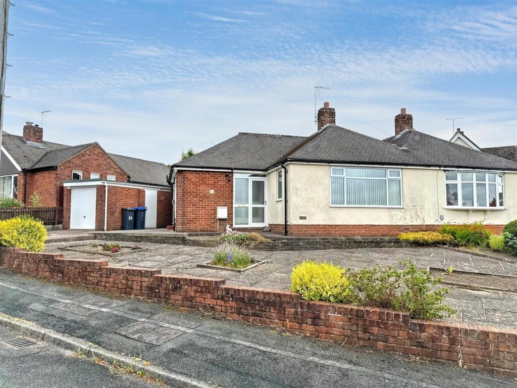 Moorland Road, Leek, Staffordshire, ST13 5BW