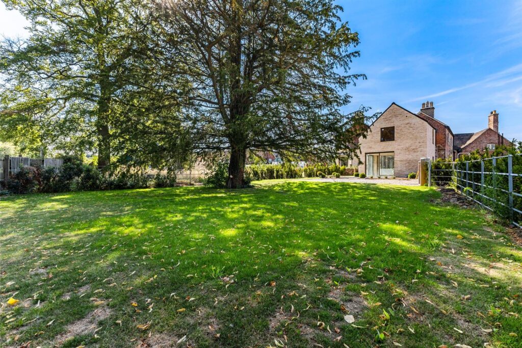 Haregate Road, Leek, Staffordshire, ST13 6PX