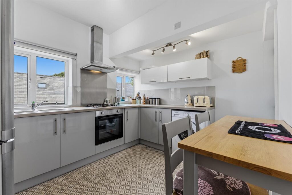 Leek Road, Buxton, Derbyshire, SK17 6UD