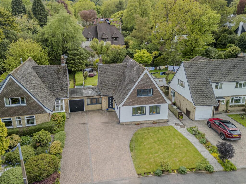 Errwood Avenue, Buxton, Derbyshire, SK17 9BD
