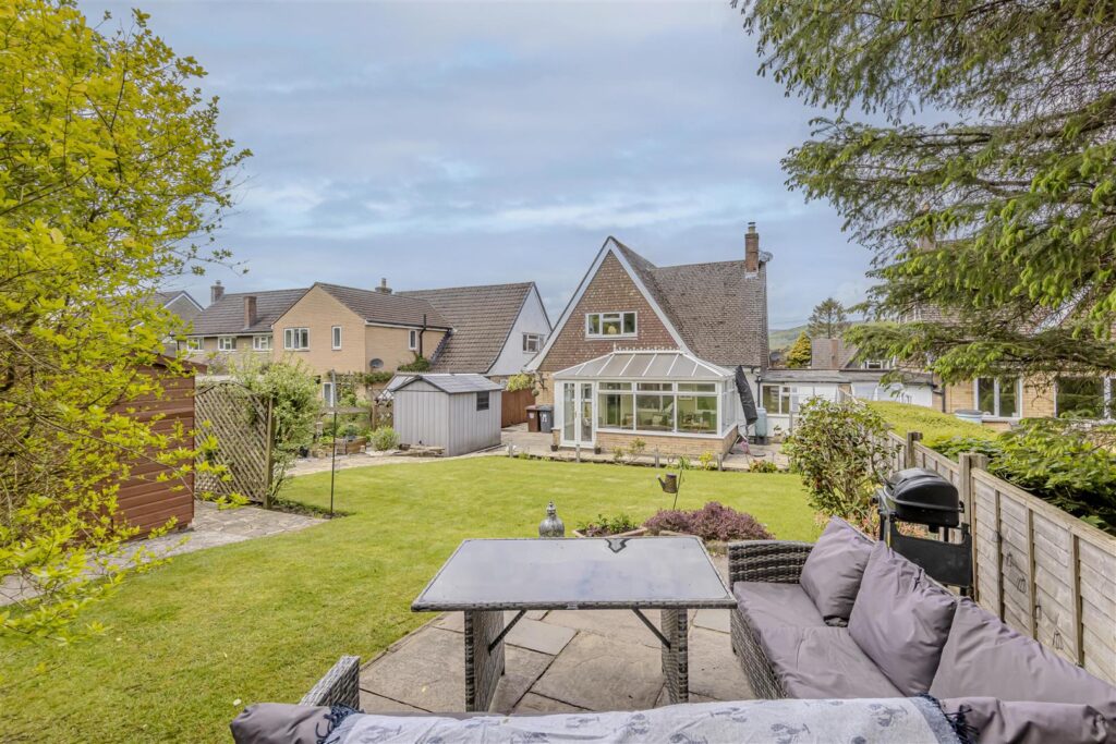 Errwood Avenue, Buxton, Derbyshire, SK17 9BD