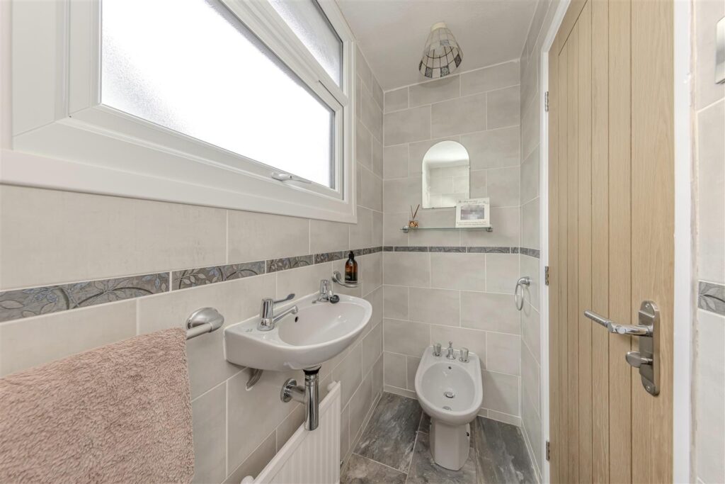Errwood Avenue, Buxton, Derbyshire, SK17 9BD