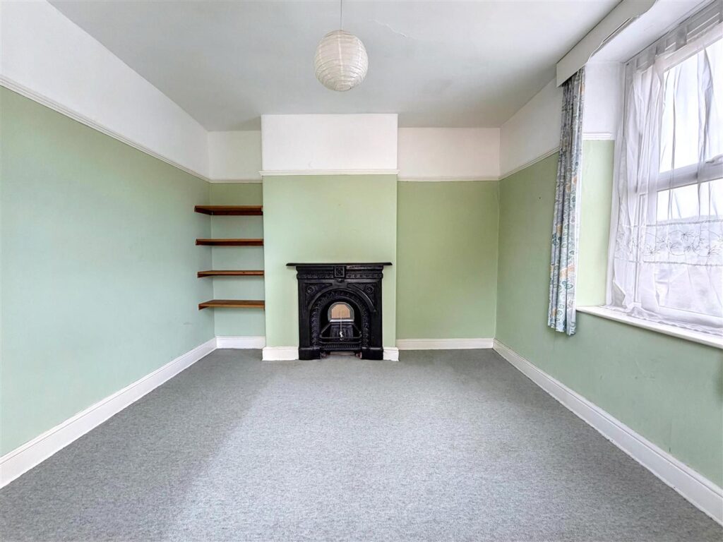 Windsor Road, Buxton, Derbyshire, SK17 7NS