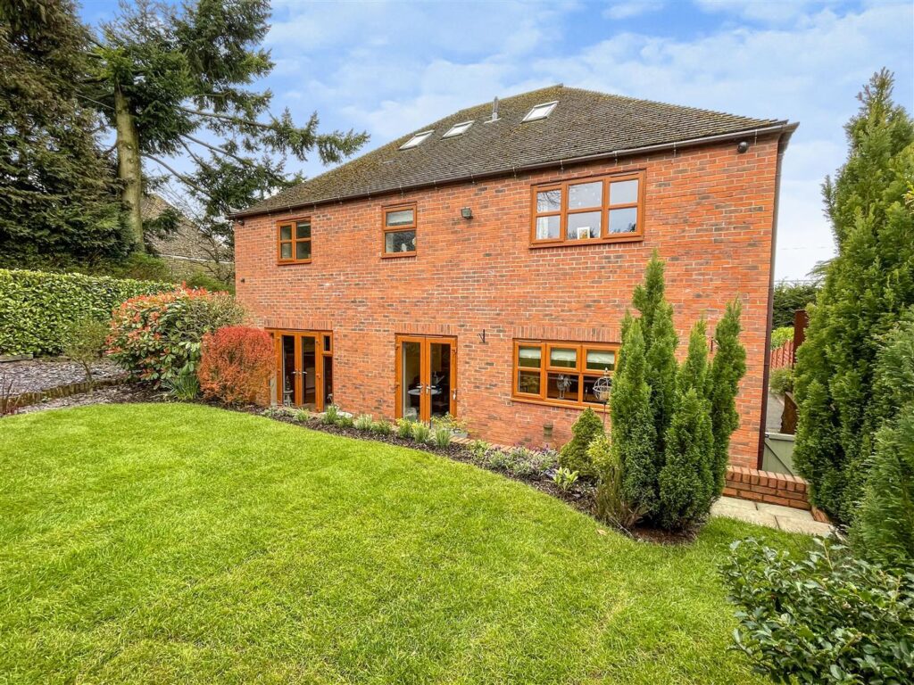 Bluebell House, Cheddleton Road, Leek, ST13 5QZ