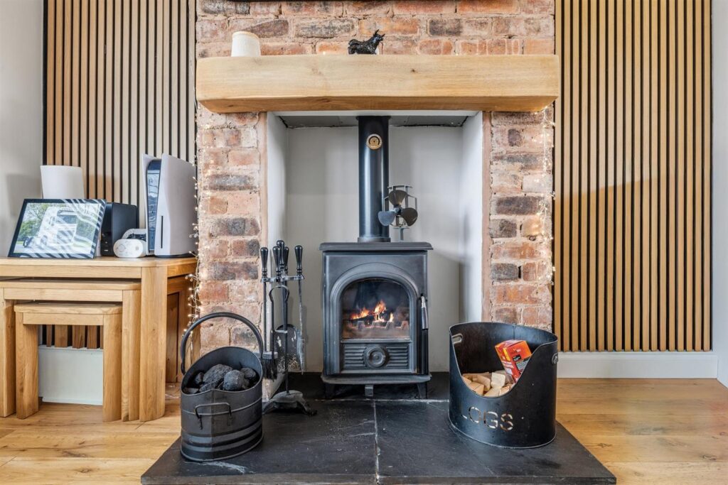 James Crescent, Werrington, Staffordshire, ST9 0DZ