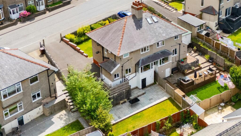 Leek Road, Buxton, Derbyshire, SK17 6UD