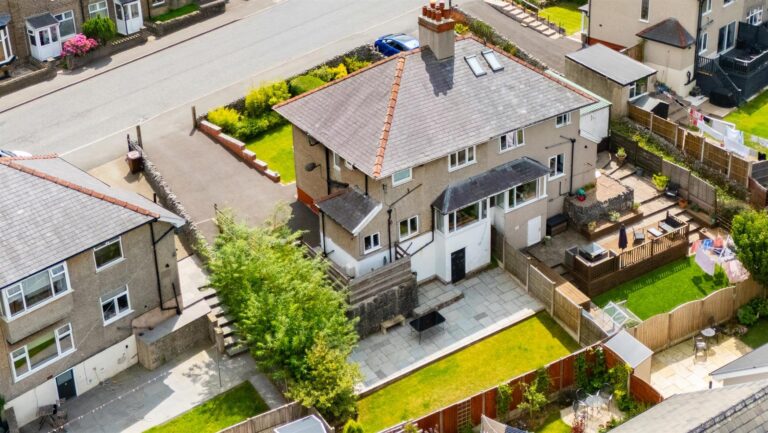 Leek Road, Buxton, Derbyshire, SK17 6UD