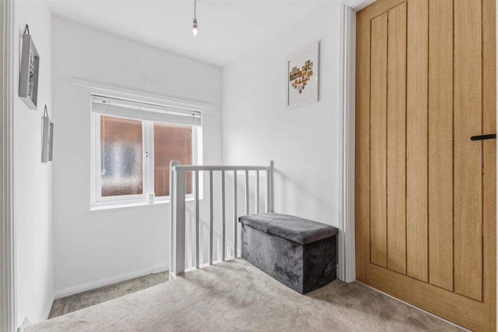 James Crescent, Werrington, Staffordshire, ST9 0DZ
