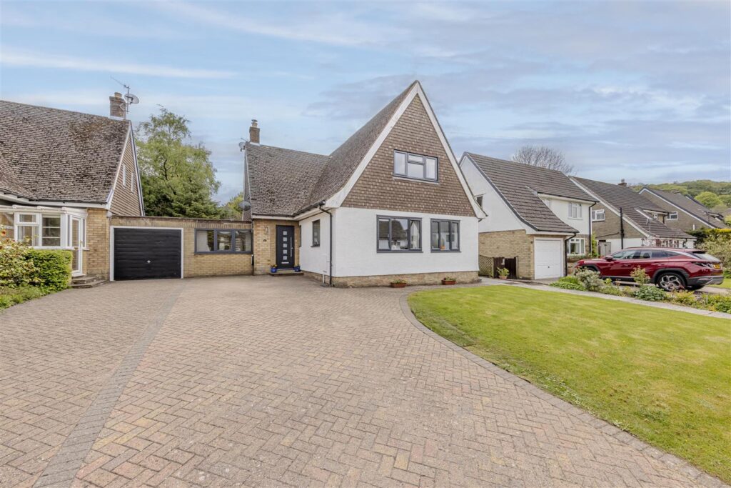 Errwood Avenue, Buxton, Derbyshire, SK17 9BD