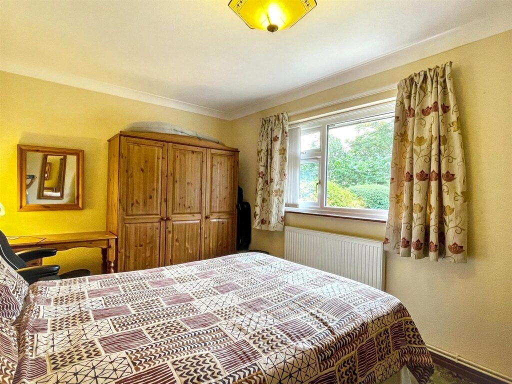 Westwood Park Drive, Leek, Staffordshire, ST13 8NG