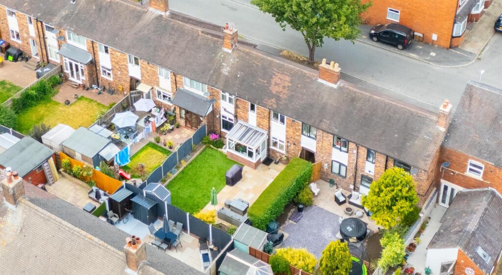 Hillswood Avenue, Leek, Staffordshire, ST13 8EQ