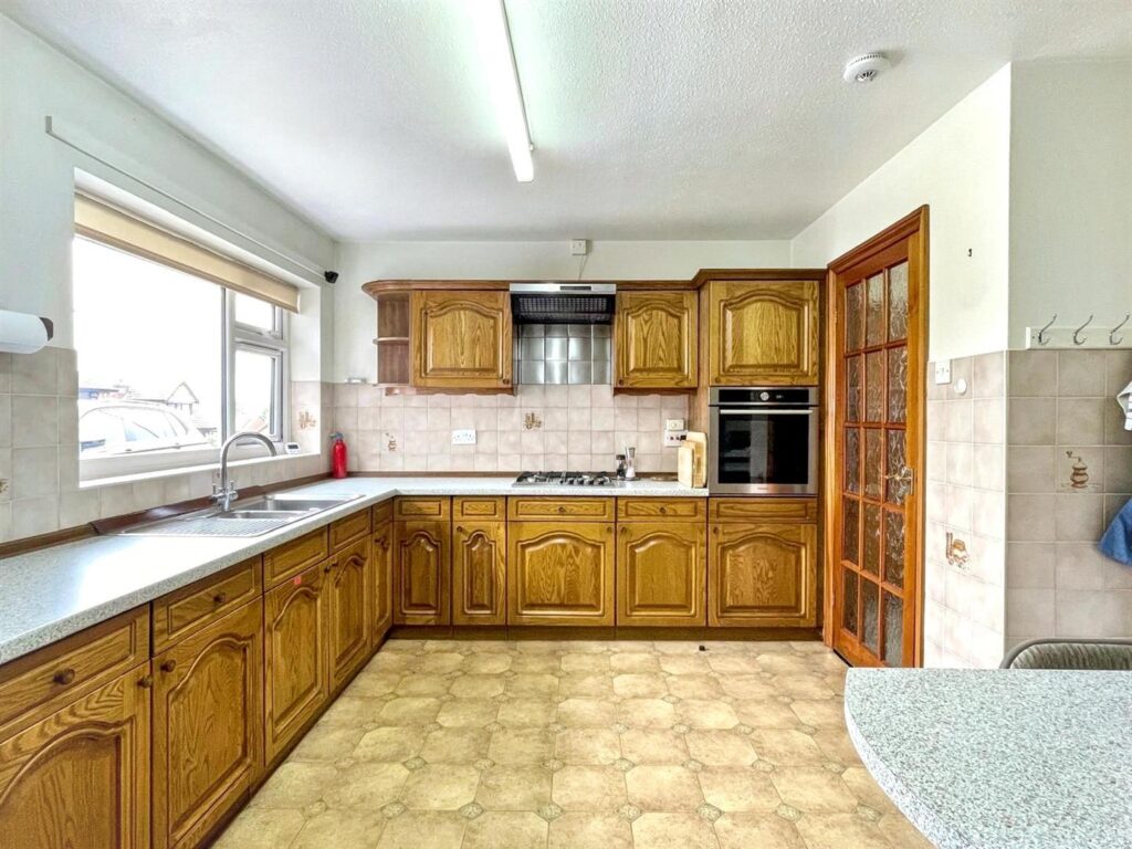 Westwood Park Drive, Leek, Staffordshire, ST13 8NG