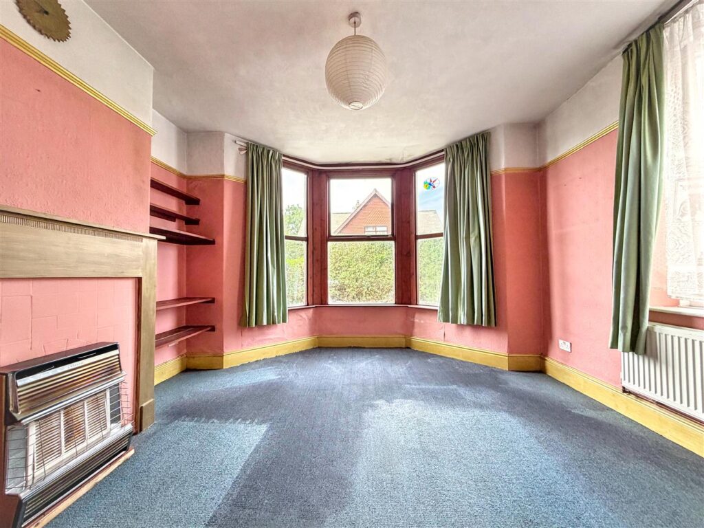 Windsor Road, Buxton, Derbyshire, SK17 7NS