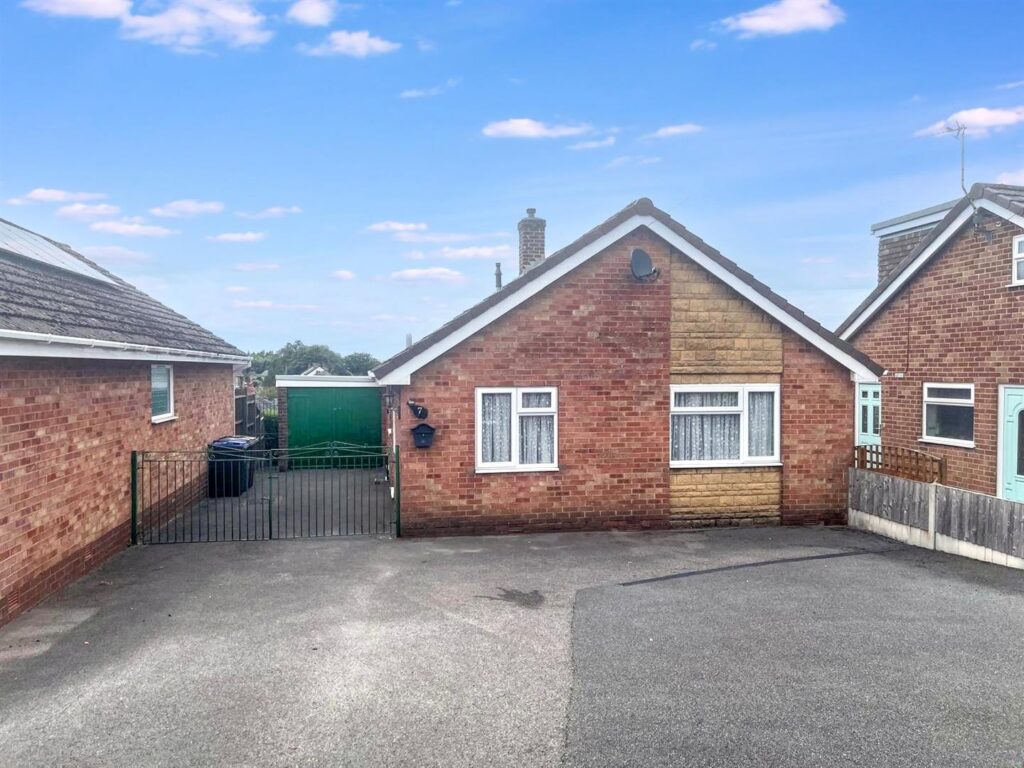 Dalehouse Road, Cheddleton, Staffordshire, ST13 7JL