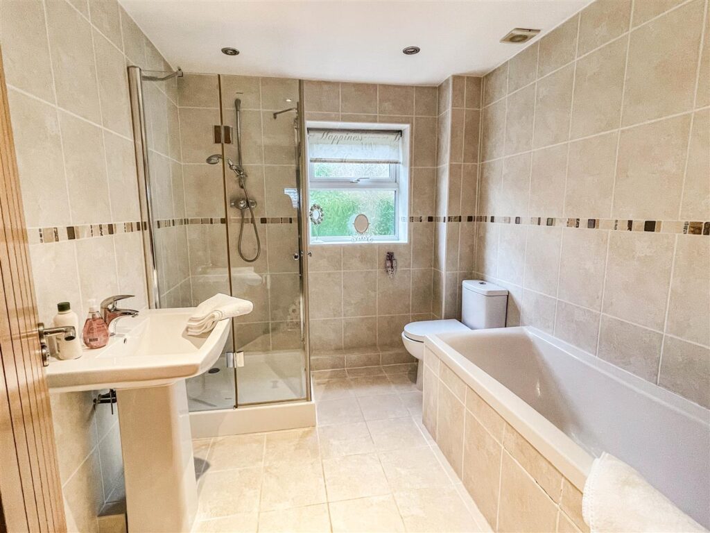 Bluebell House, Cheddleton Road, Leek, ST13 5QZ