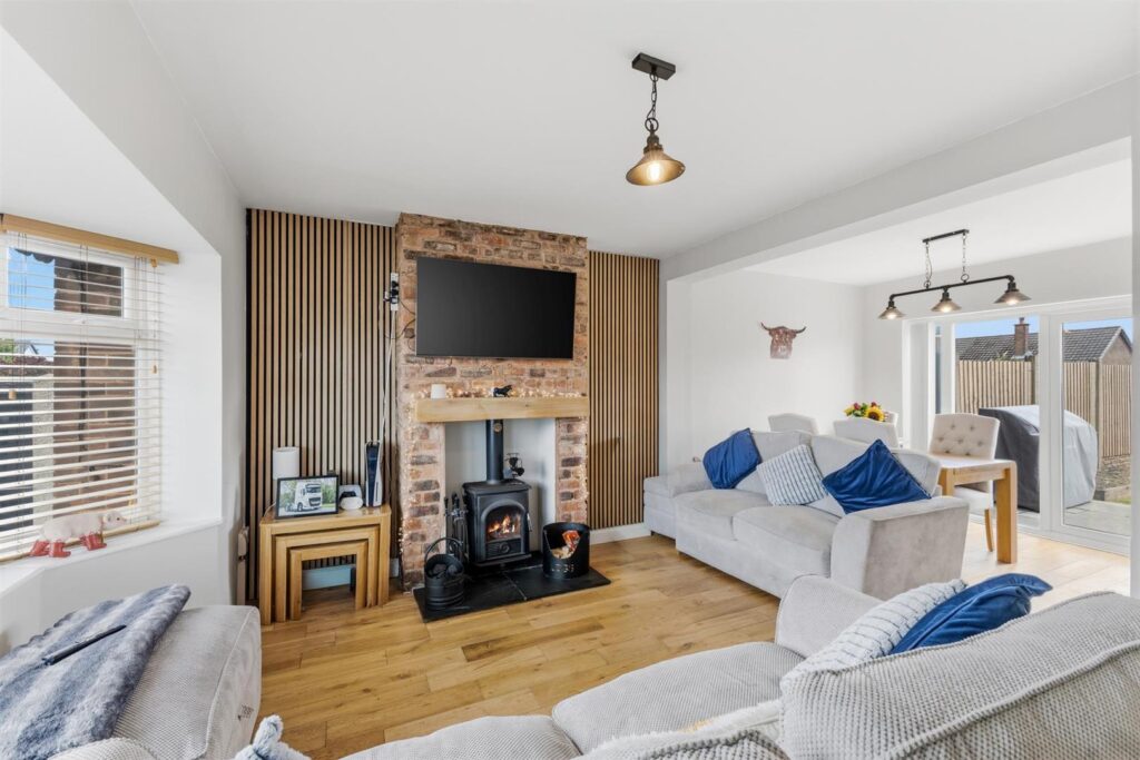 James Crescent, Werrington, Staffordshire, ST9 0DZ