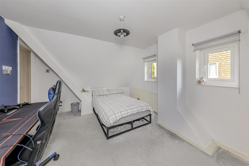 Errwood Avenue, Buxton, Derbyshire, SK17 9BD