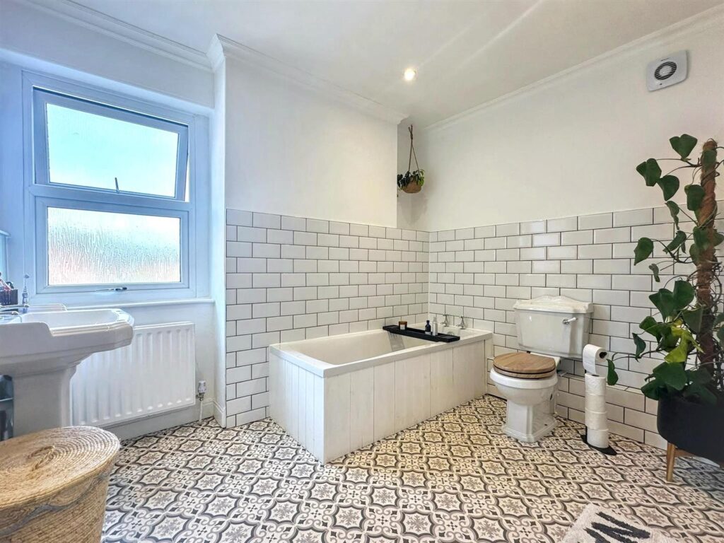 Ashbourne Road, Leek, Staffordshire, ST13 5AU