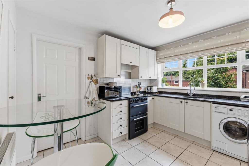 Cauldon Close, Leek, Staffordshire, ST13 5SH
